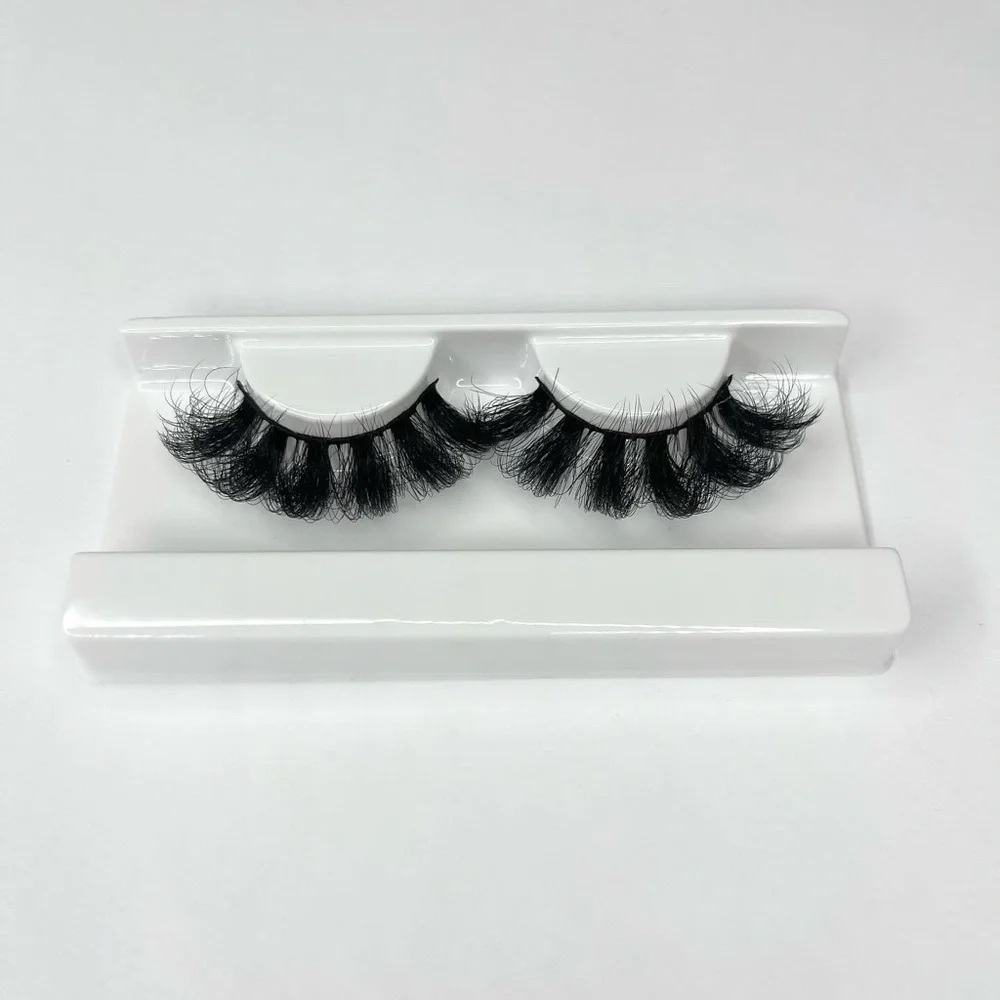 Shonna Lashes - Picture 2 of 3